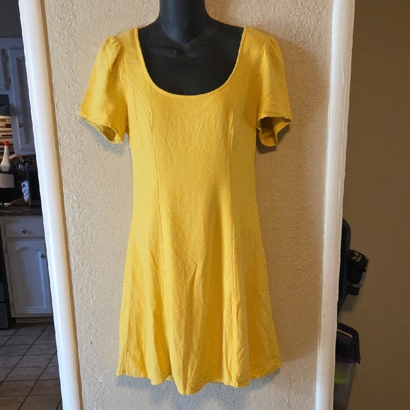 Old Navy Dresses & Skirts - Old Navy Sunny Yellow Mini Dress
